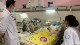 2岁男孩心脏骤停 荣昌区人民医院儿科上演4小时“生死救援”